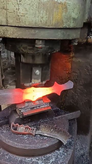 Прекрасный день, чтобы поковать железяку. Кузницы и ку смотреть онлайн