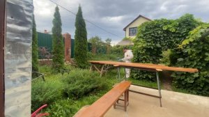 нанесение лака пульверизатором.