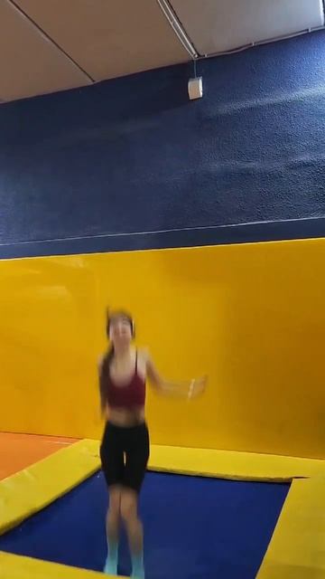 Батут 😀 #shortvideo #beautiful #jump #funny #funnyvideo #sport #health #blogger #enjoy #wom