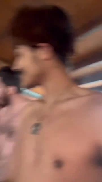 ПРИЕХАЛИ КАК-ТО АРАБЫ В РУССКУЮ БАНЮ🤝👊🤣 #shorts #баня смотреть онлайн