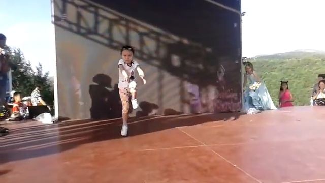 Маленькая Ясмин с Павлодара поразила самого Дениса Гришунова на Коктобе