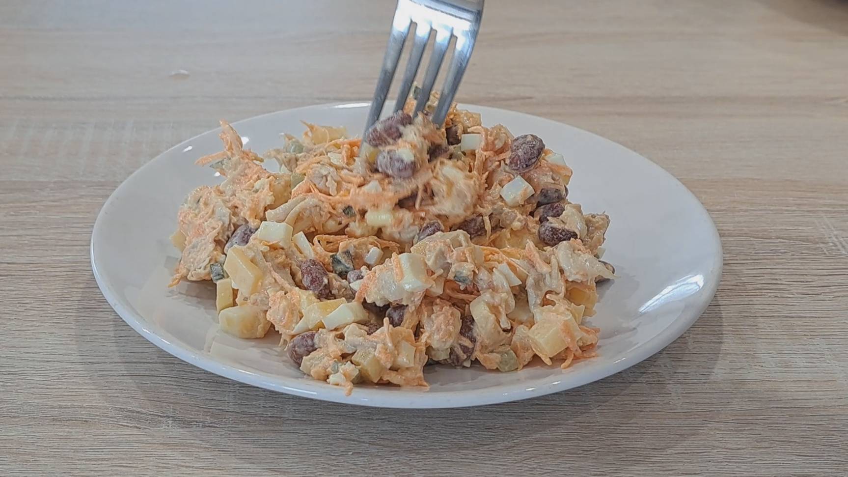 Грузинский салат Рассвет! Очень вкусный и необычный. Из простых продуктов. смотреть онлайн