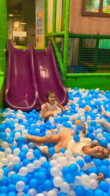 😃🔥В БАССЕЙН ИЗ ШАРИКОВ!!😁👍😂