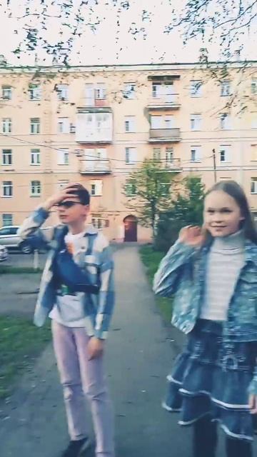 Пошли на детскую площадку!!! смотреть онлайн