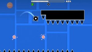 пошёл уровень в Geometry Dash под названием ты затроллен