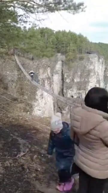 Апрель. Большие притесы на реке Ай