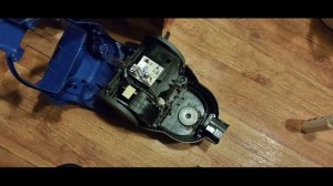 Ремонт кнопки пылесоса  LG VK69462N