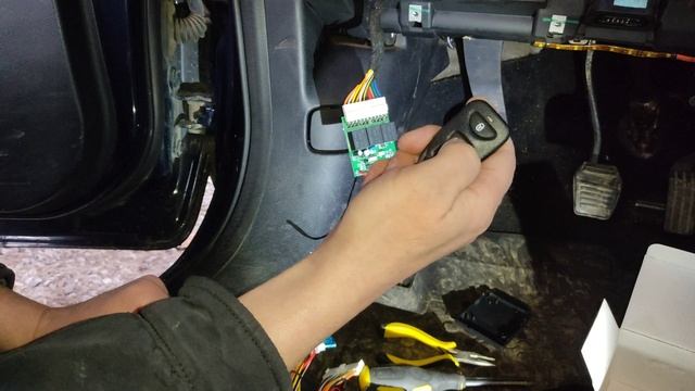 Центральный замок ремонт. Все очень просто. смотреть онлайн