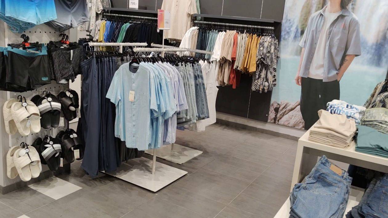 Мужской обзор из Zolla май уже такой летний Рубашки Шорты Джинсы Футболки Плавки Пантолеты