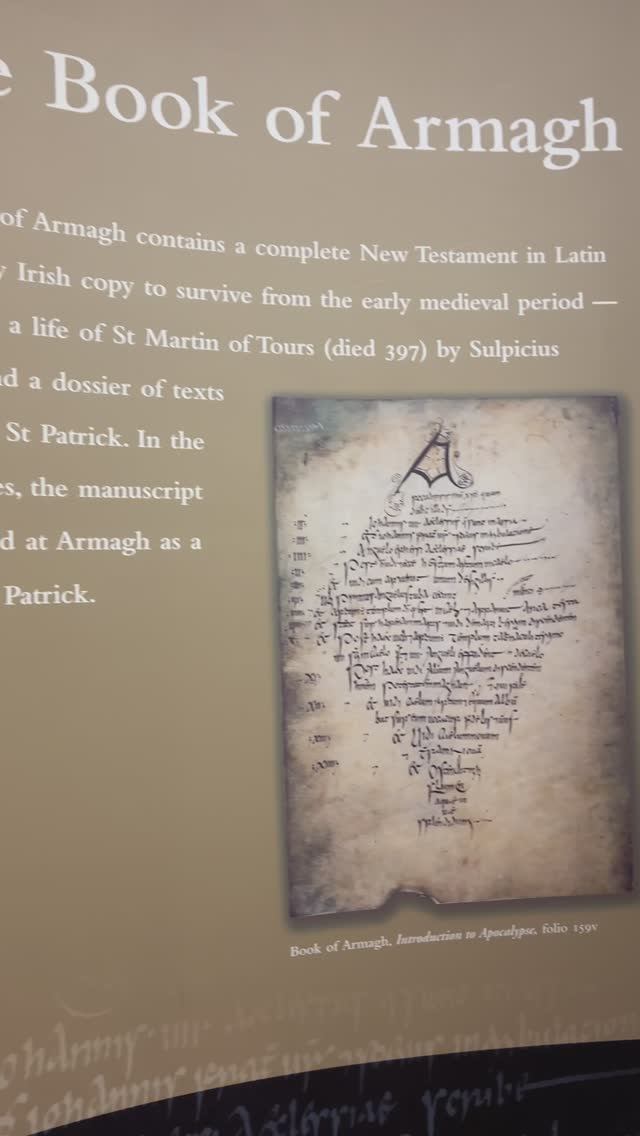 Книга Келлс — главное сокровище Ирландии #книгакеллс#тринитиколледж#средневековоеискусство#ирландия смотреть онлайн