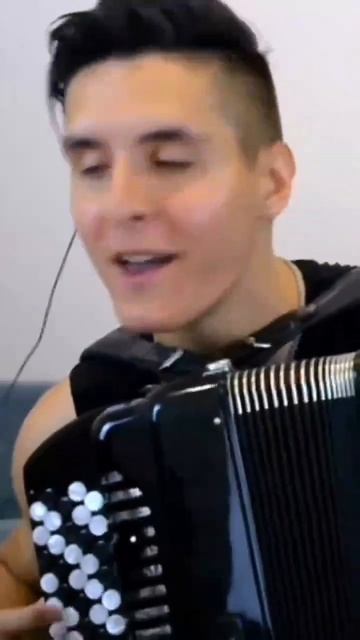 ХИЖИНА МУЗЫКАНТ в чат рулетке #баянист #интересно #хиж? смотреть онлайн