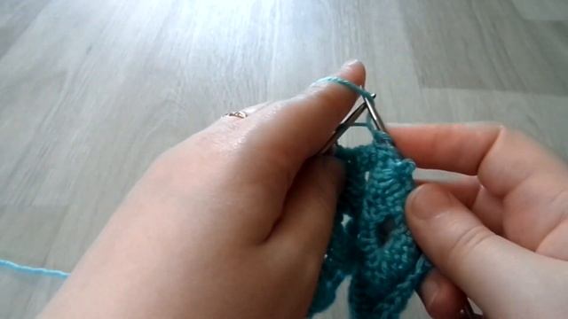 Ажурный узор Дырочки на лицевой глади. Вязание спицами.