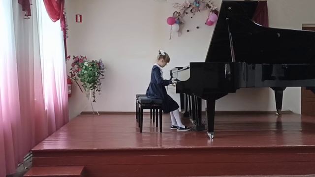 На поляне смотреть онлайн