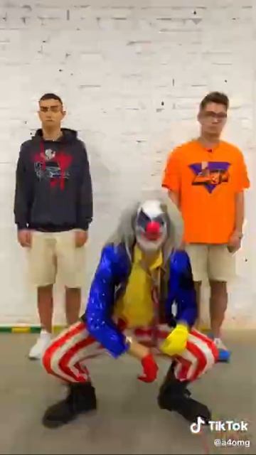 Клоун Держит насильно Глента и Кобякова в подвале #shorts смотреть онлайн