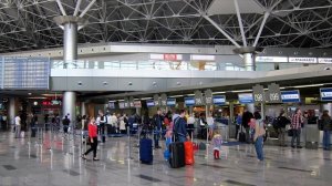 Как объявляют самолеты в аэропорту Внуково [Москва]