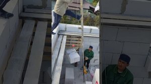 Поднимаем газобетон лебедкой