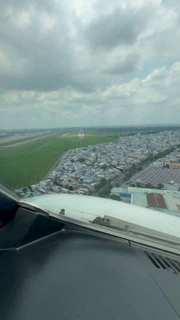 Очередная посадка из кабины пилота! смотреть онлайн