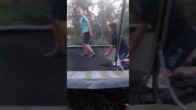 Профессиональный бой на батуте