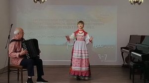 "Бабкин платок " - народная песня.