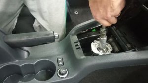 Снятие ручки КПП Шкода Октавия а5