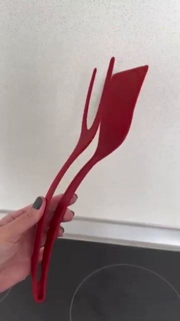 Лопатка щипцы антипригарная #shorts смотреть онлайн