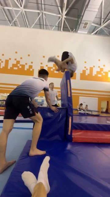 #батут #прыжкинабатуте #flip #acrobatics #trampoline #тренировка #park