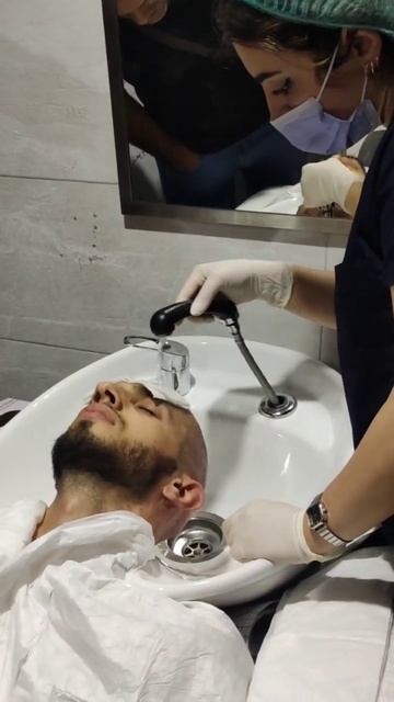 Первое мытье волос после операции по пересадке волос / смотреть онлайн