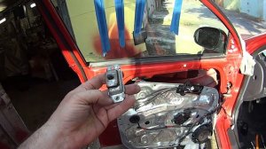 Hyundai i30  -  Как снять обшивку двери и ремонт ограничител?