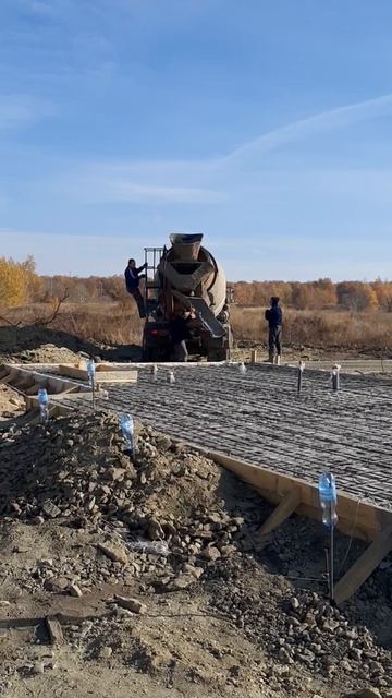 Фундамент монолитная плита.