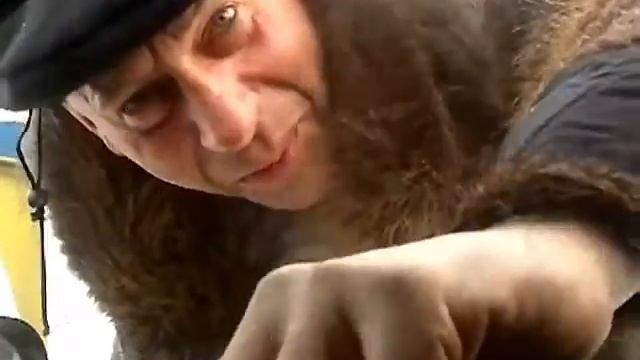 прикол !!!! просто БОМБА!!!!! мужик в женских вещах.....)))) смотреть онлайн