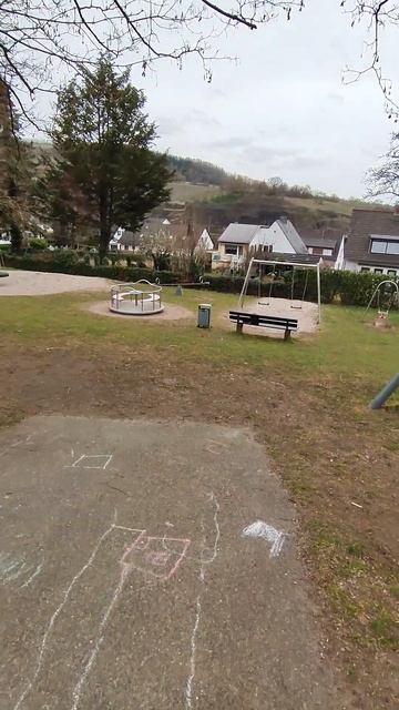 Детская площадка. Деревня. Германия смотреть онлайн