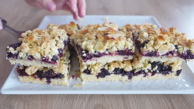 Даже ребенок сможет приготовить! Самый быстрый пирог с ягодами! смотреть онлайн