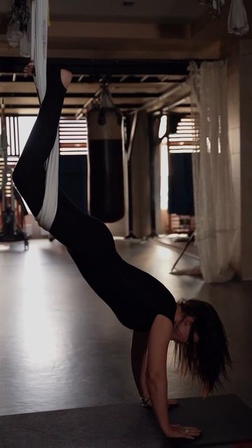 Йога в гамаках. Работа с телом и психическим состояние