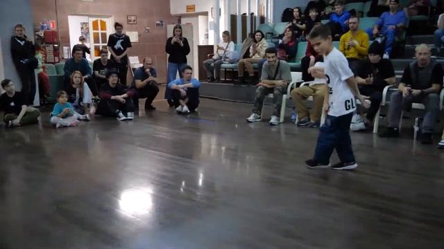 powermove bboy Tiger vs Яркий vs Glock - "ALL OPTION" break dance battle смотреть онлайн