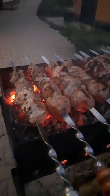 Шашлык готовим дома!Ждем гостей! смотреть онлайн