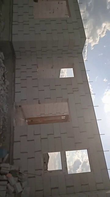 Закончили кладку стен одноэтажный дом из газобетона