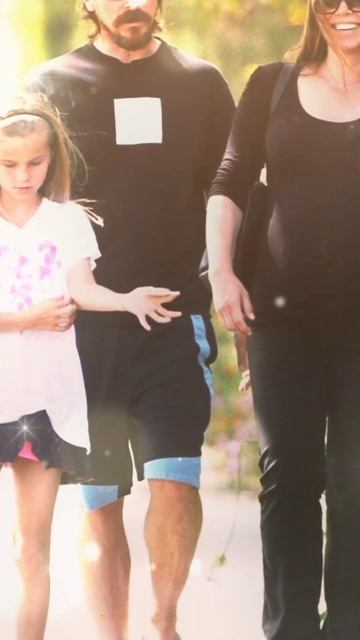 Кристиан Бэйл после свадьбы с женой принял православие #shorts