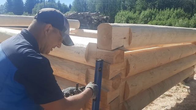 Как рублю сруб бани 3х6. Укладка бревна в сруб. смотреть онлайн