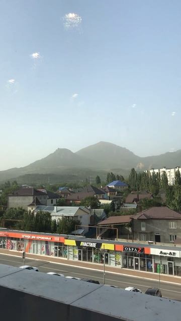 Это пыль возле горы Бештау? Вид со стороны Пятигорска