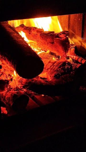 Дрова в печи 👉 #marinaayaz смотреть онлайн