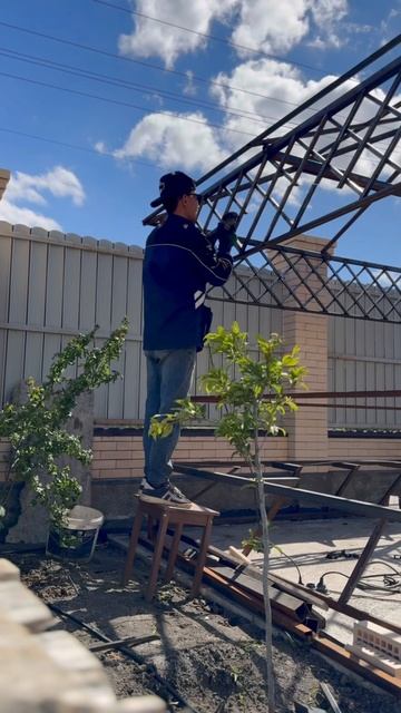 Момент работы с трубогибом смотреть онлайн