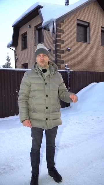 Сосульки на крыше? Откуда проблема? #крыша #зима #дача #? смотреть онлайн