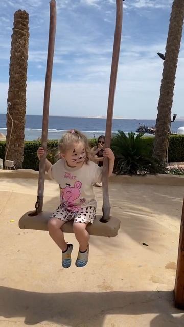 Качели у моря смотреть онлайн