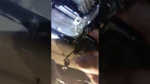 Нива. Вылетает 5 передача. Можно ли устранить, не снима?