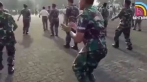 Прикольные танцы!!!))) Мужчины зажигают!!!