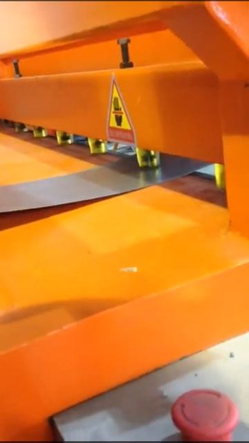 Гильотина электромеханическая STALEX SBJB 2*1300 смотреть онлайн