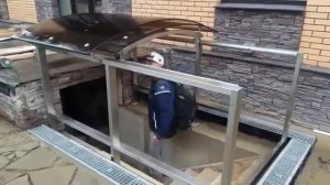 Навес над подвалом с откатной крышей