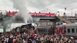 Ретро-поезд «Эшелон Победы» прибыл на станцию Новосибирск-Главный