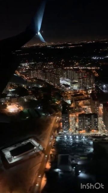 Очень красивая посадка самолета ночью . Полёт над ночн смотреть онлайн