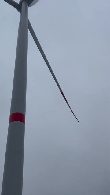 Лопасти ветряка с зубчиками как у орла. #veter #ветряк #зе? смотреть онлайн